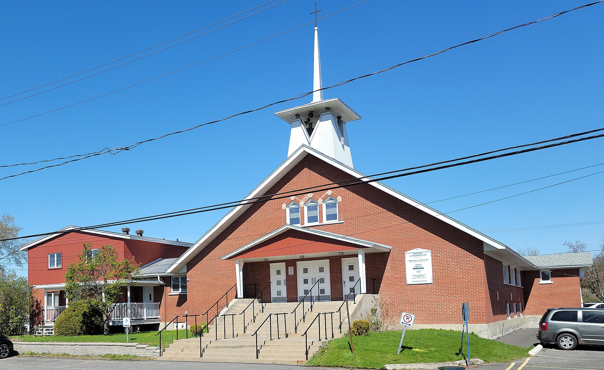 L'église de la paroisse La Résurrection sur la rue Auteuil, dans le secteur A de Brossard