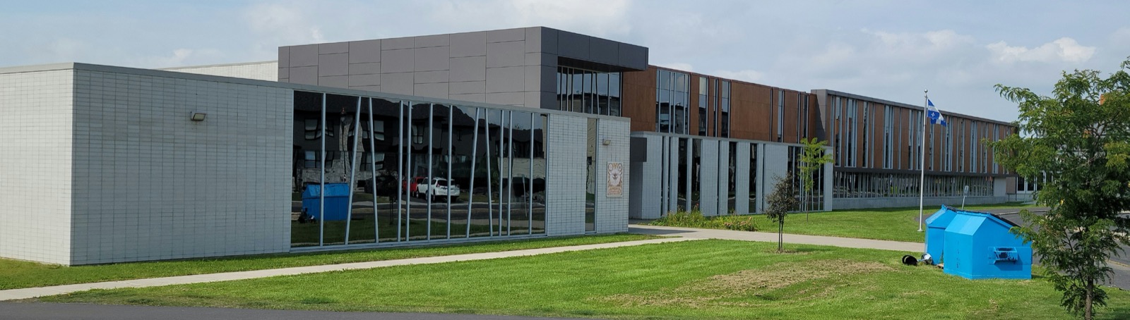 L'école primaire Carignan-Salières, sur la rue de l'École à Carignan