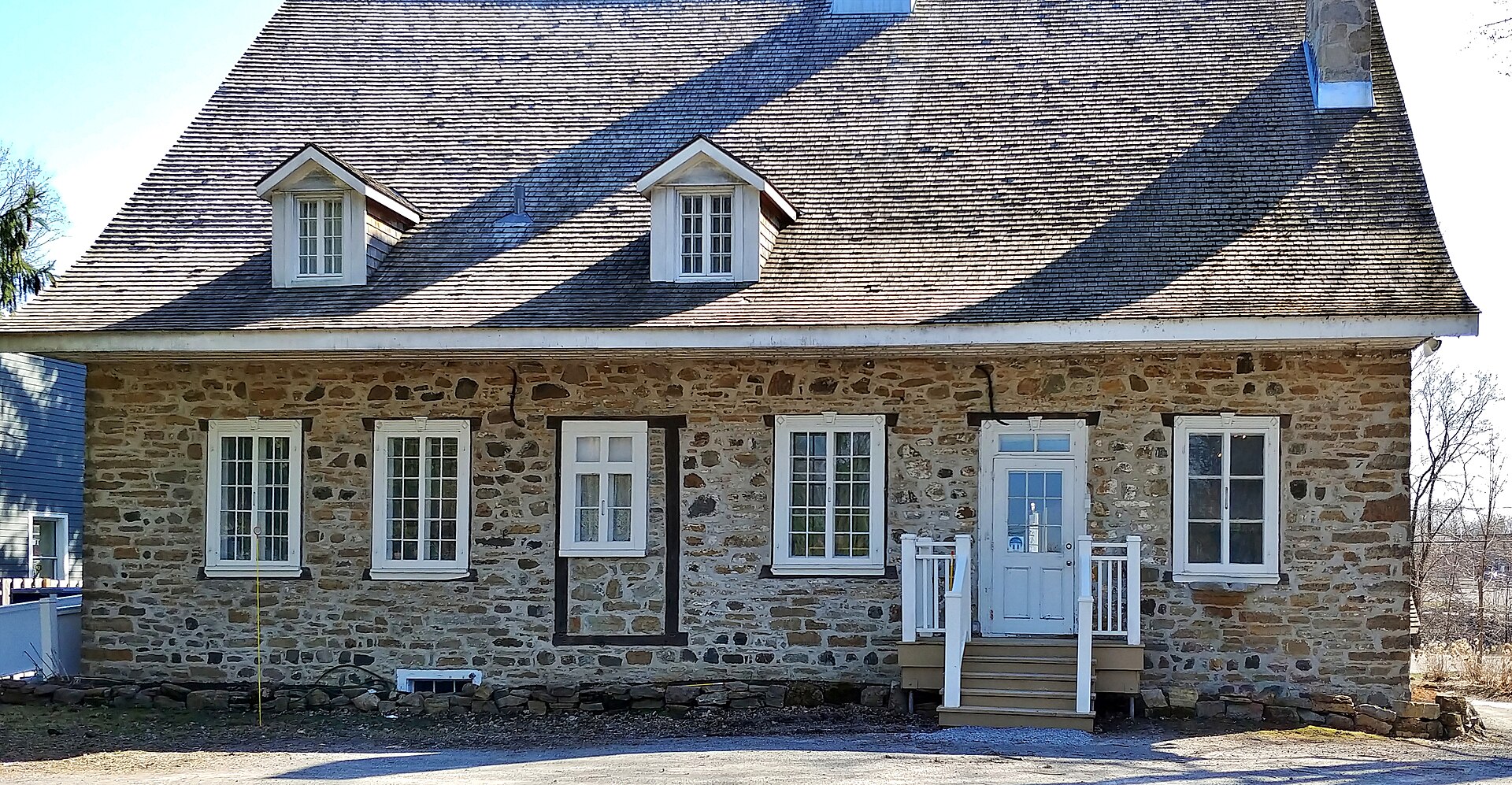 La façade en pierre de la Maison LePailleur, construite en 1792, à Châteauguay