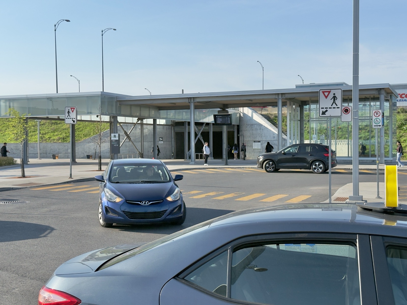 L'entrée de la station Panama du REM, à Brossard, aux portes de Greenfield Park