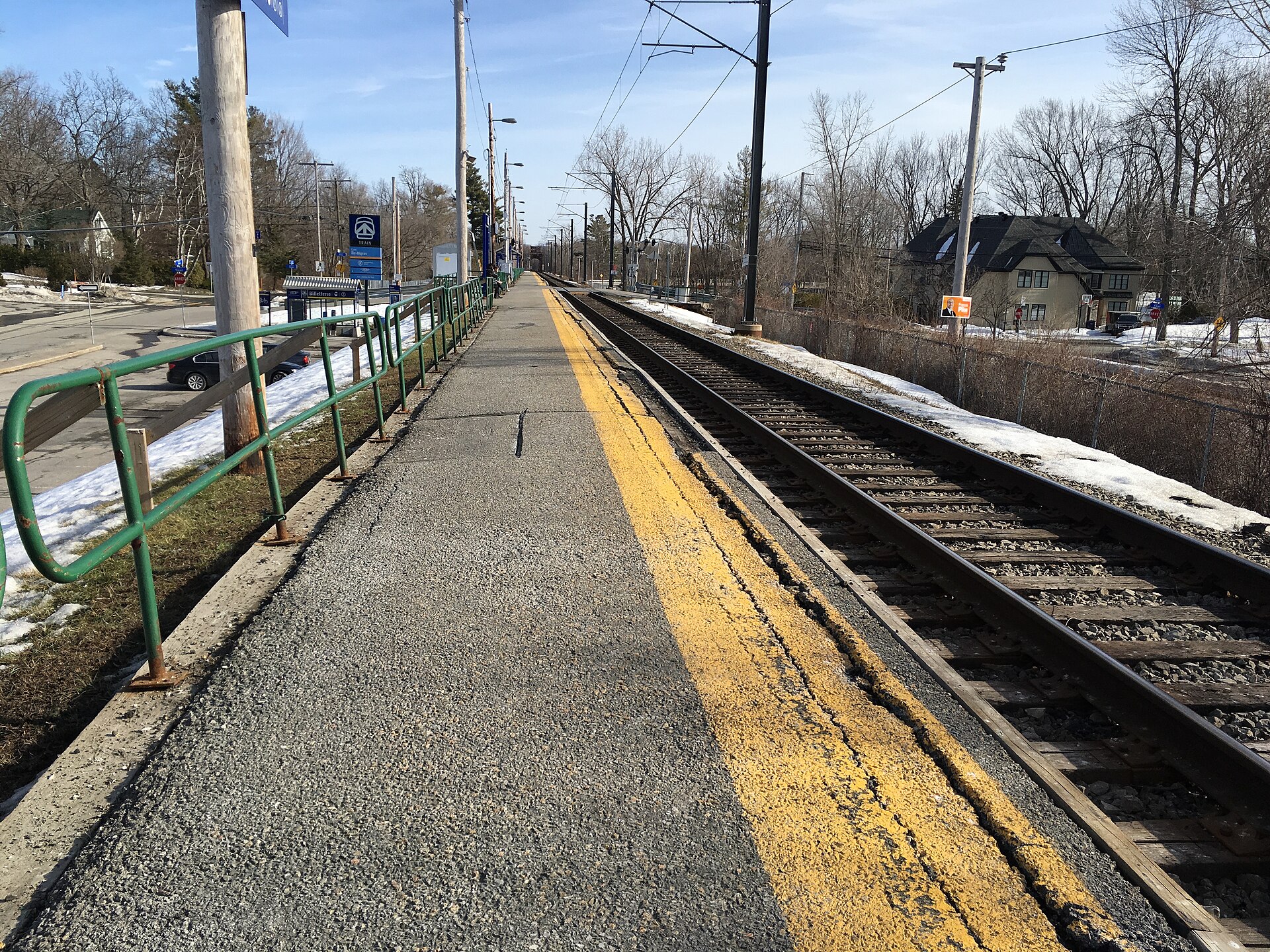 L'ancien quai de la gare Île-Bigras de la ligne Deux-Montagnes, avant la conversion au REM