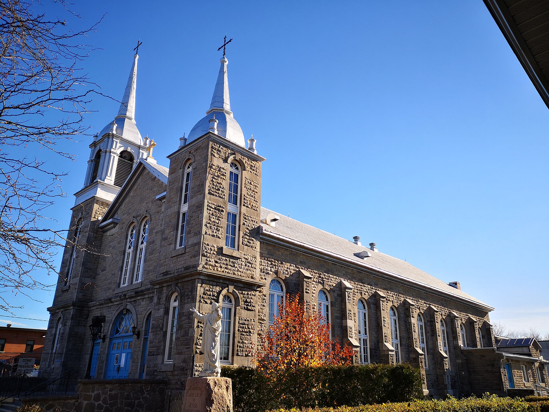 L'église Saint-Elzéar, dans le quartier Vimont à Laval