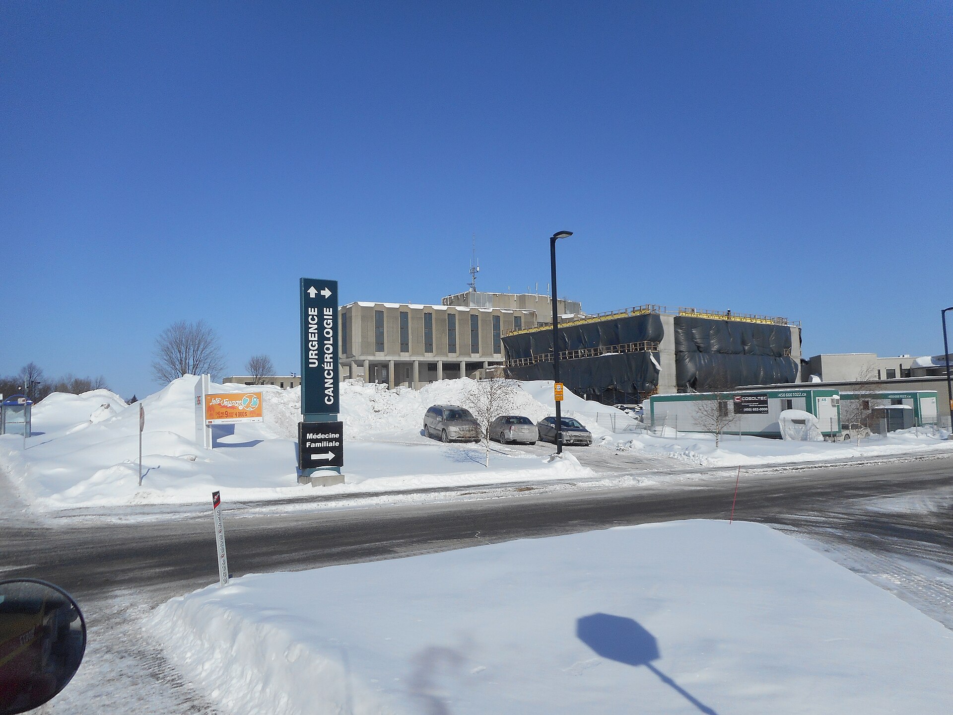 L'hôpital de la Cité-de-la-Santé, sur le boulevard René-Laennec à Laval