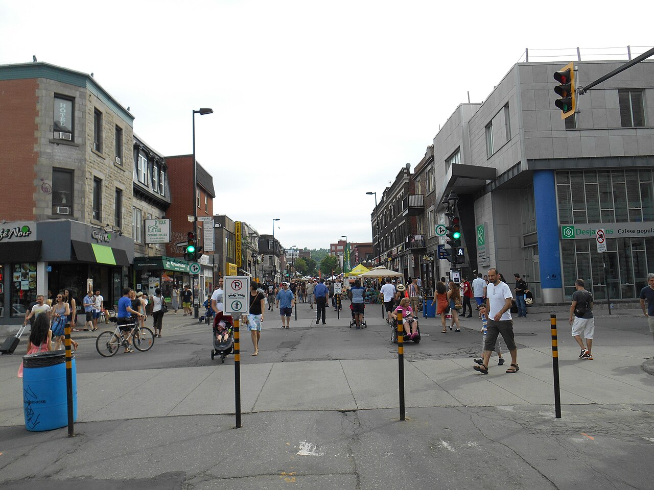 L'avenue du Mont-Royal, artère commerciale du Plateau