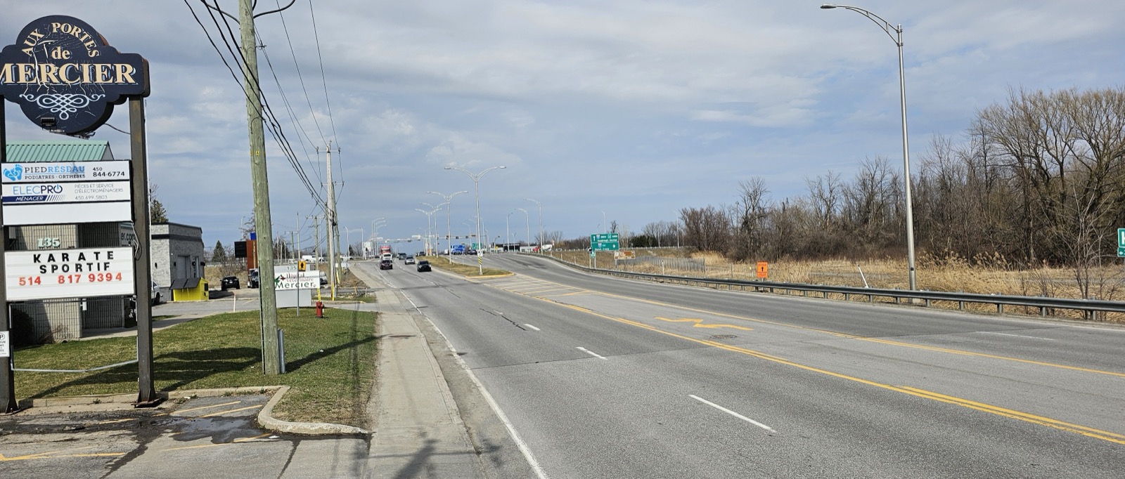 L'échangeur de l'autoroute 30 au bout du boulevard Saint-Jean-Baptiste, aux portes de Mercier
