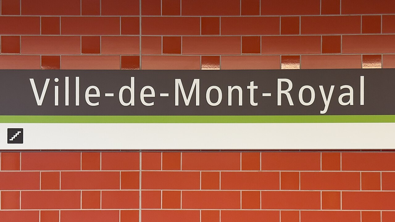 Panneau de quai de la station Ville-de-Mont-Royal du REM