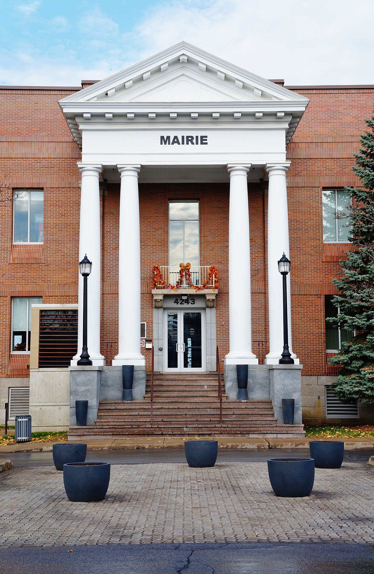 La mairie de l'arrondissement de Montréal-Nord