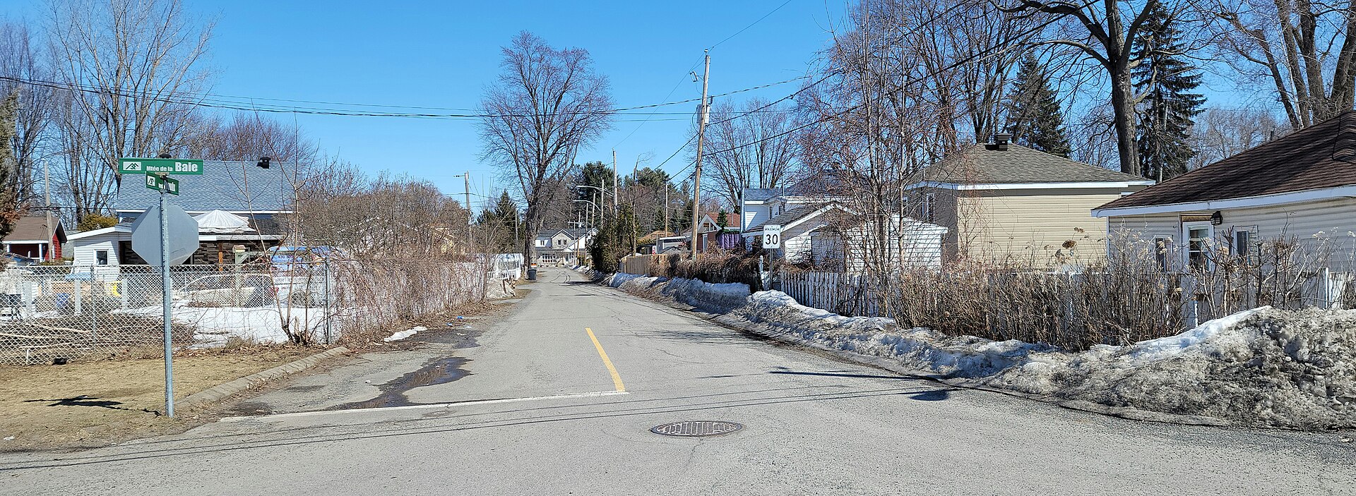 Le boulevard Proulx à l'angle de la montée de la Baie, à Pointe-Calumet