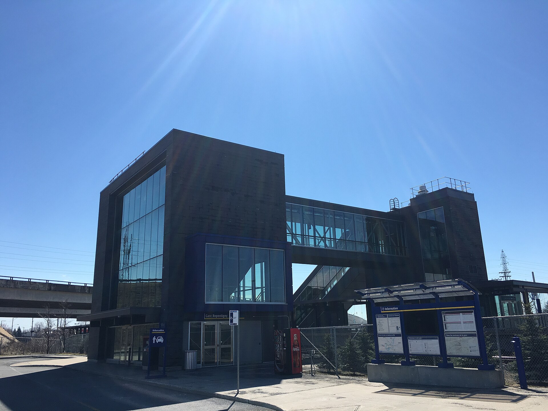 La gare de train exo de Repentigny, boulevard Lacombe