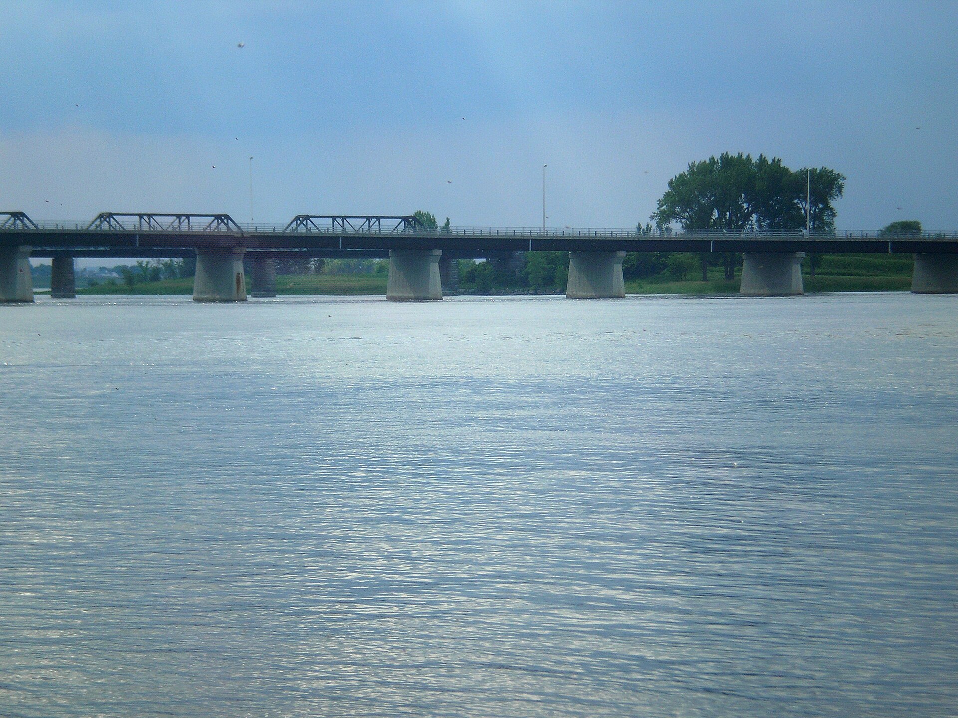Le pont Le Gardeur, entre Repentigny et la pointe est de l'île de Montréal