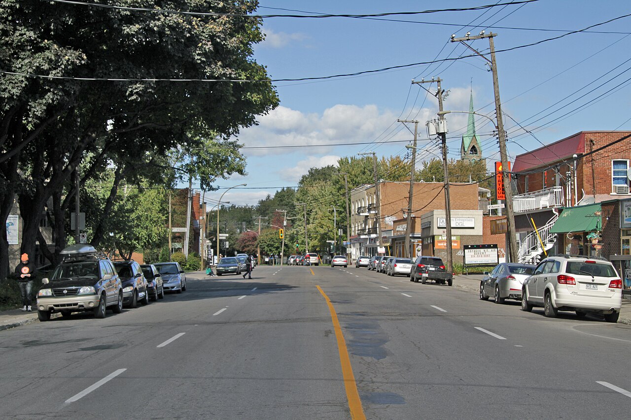 La rue Notre-Dame Est, artère commerciale du Vieux-Pointe-aux-Trembles