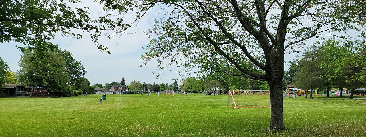 Les terrains de soccer et les modules de jeux du parc de la Seigneurie à Saint-Basile-le-Grand