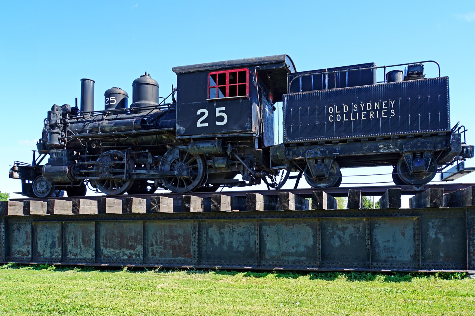 Locomotive à vapeur exposée à Exporail, le Musée ferroviaire canadien, à Saint-Constant