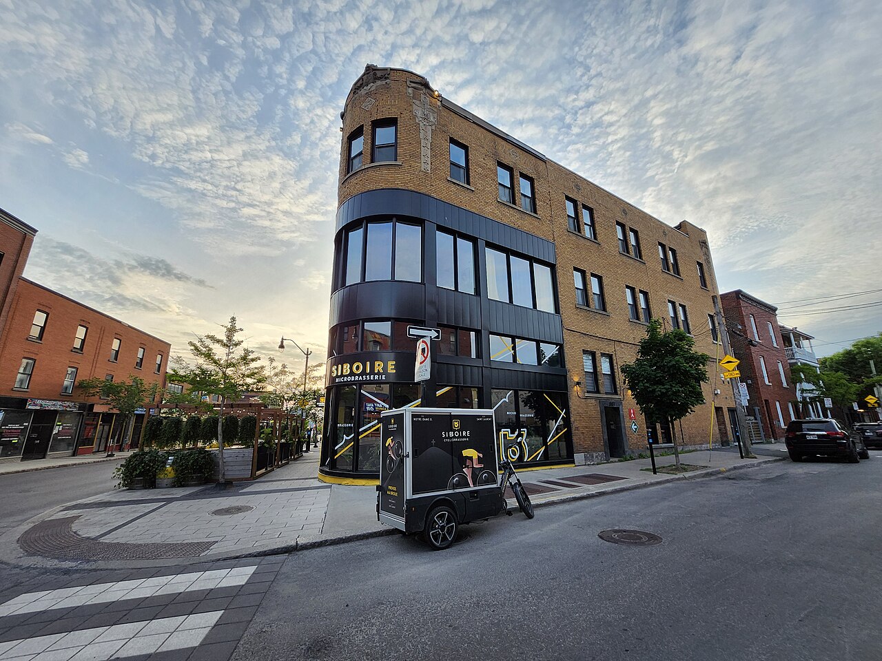 La rue Notre-Dame Ouest à Saint-Henri