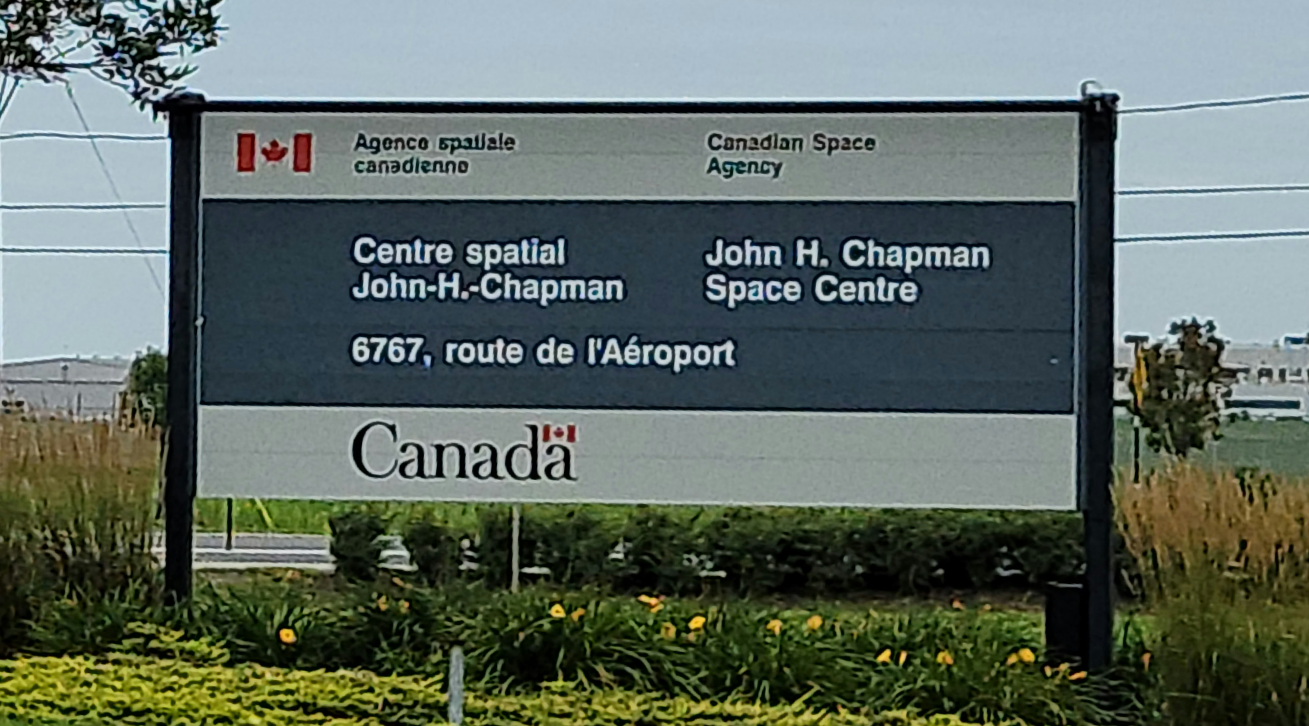 Panneau du centre spatial John-H.-Chapman, siège de l'Agence spatiale canadienne à Saint-Hubert