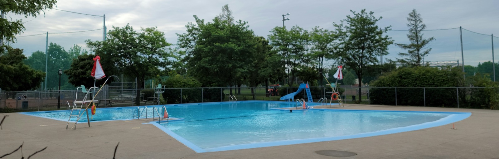 Piscine extérieure du parc Marcel-Simard à Saint-Hubert