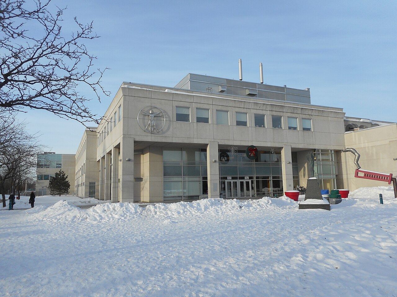 Le Centre Leonardo da Vinci, sur le boulevard Lacordaire à Saint-Léonard