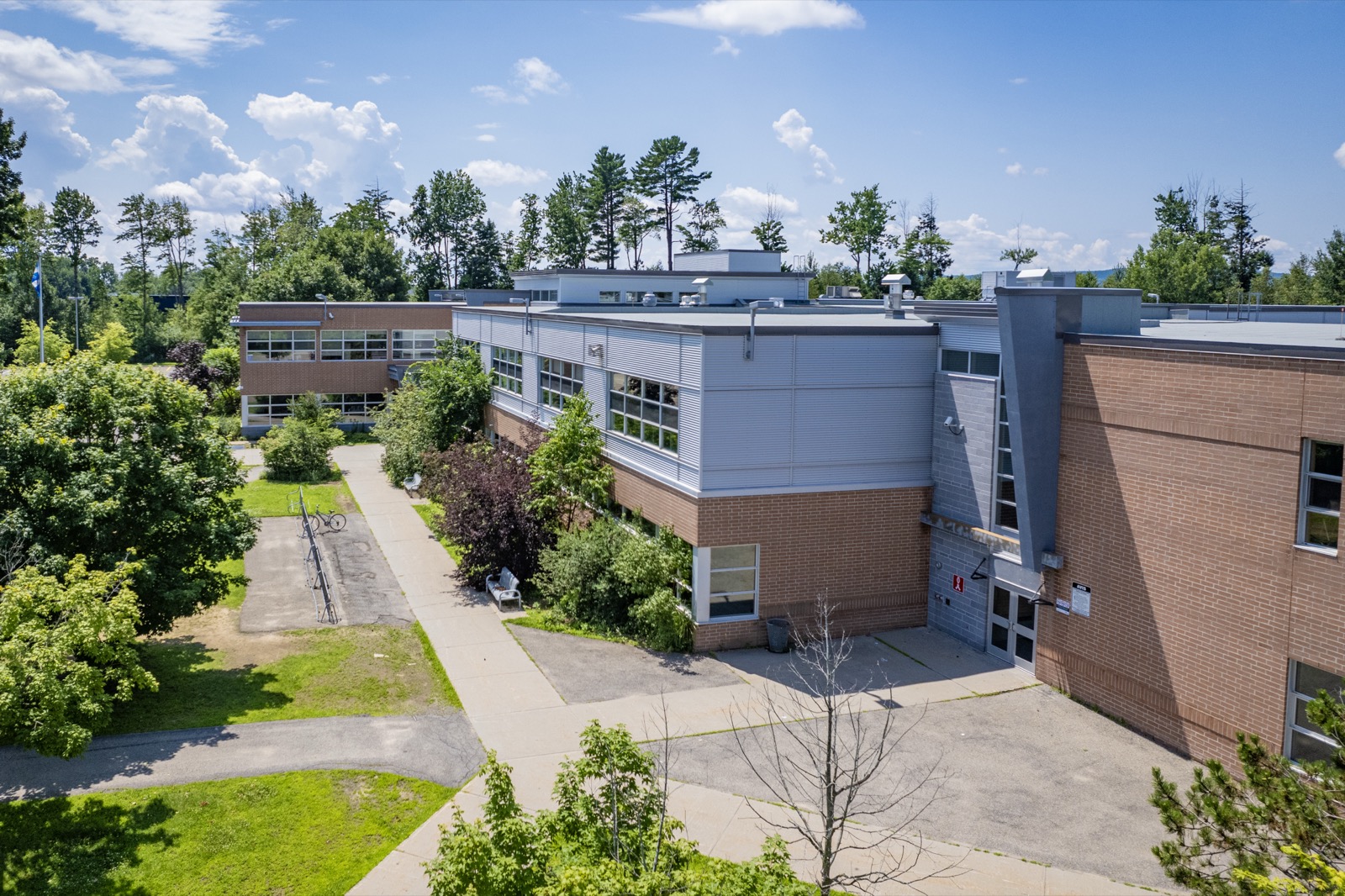 L'école secondaire Liberté-Jeunesse, à Sainte-Marthe-sur-le-Lac