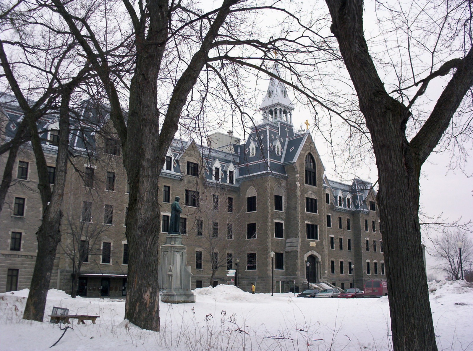 L'ancien séminaire de Sainte-Thérèse, aujourd'hui le Collège Lionel-Groulx