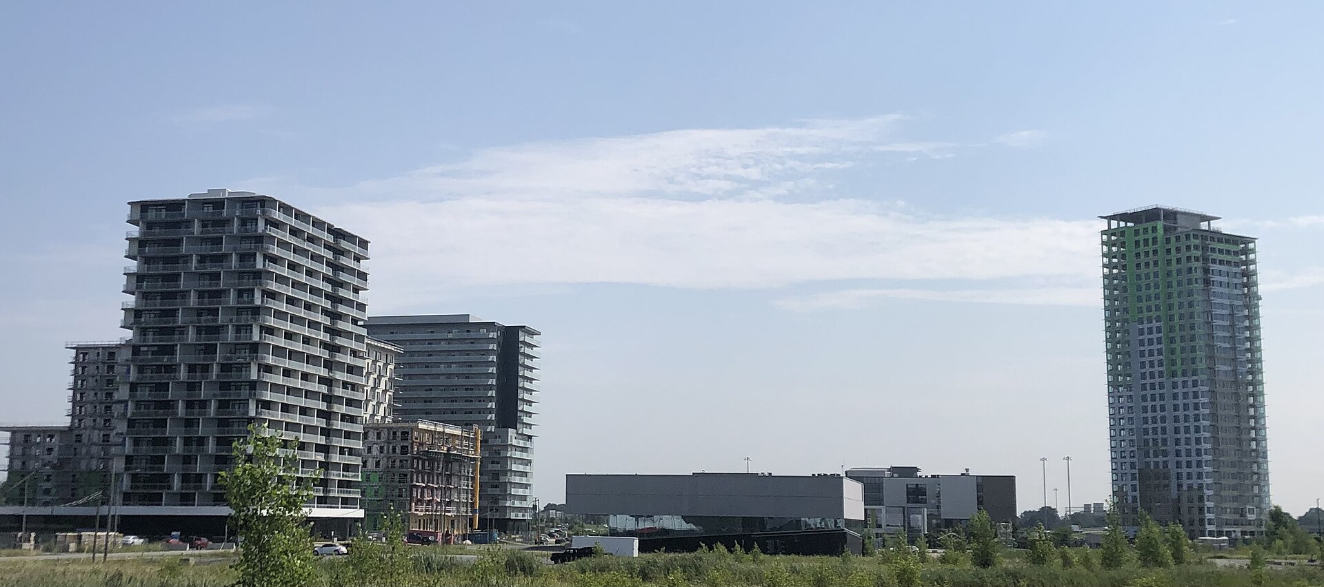 Tours résidentielles en construction dans le secteur Lachenaie, à Terrebonne