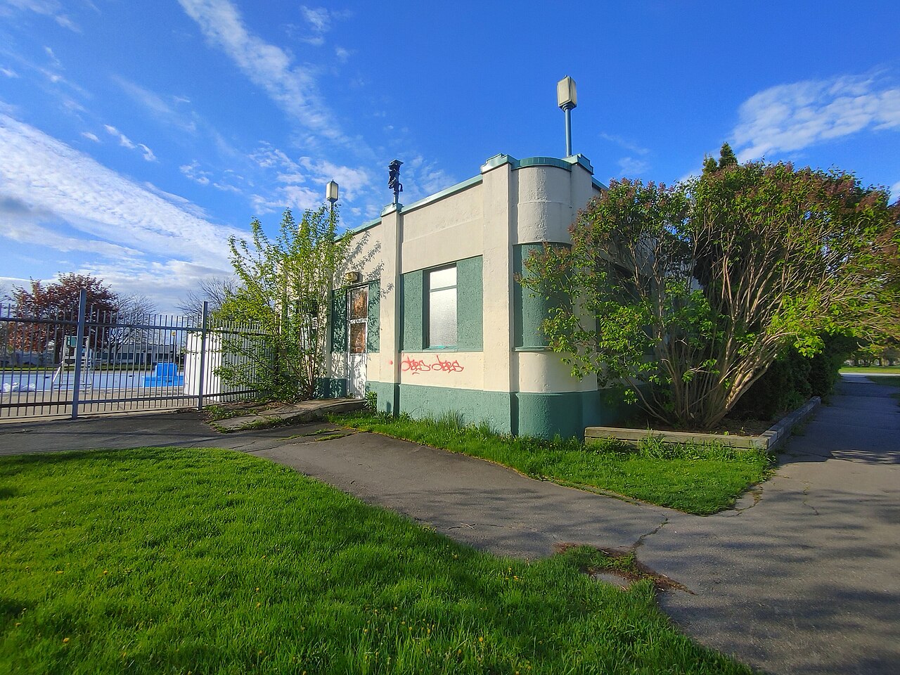 Le Natatorium de Verdun, piscine extérieure au bord du fleuve